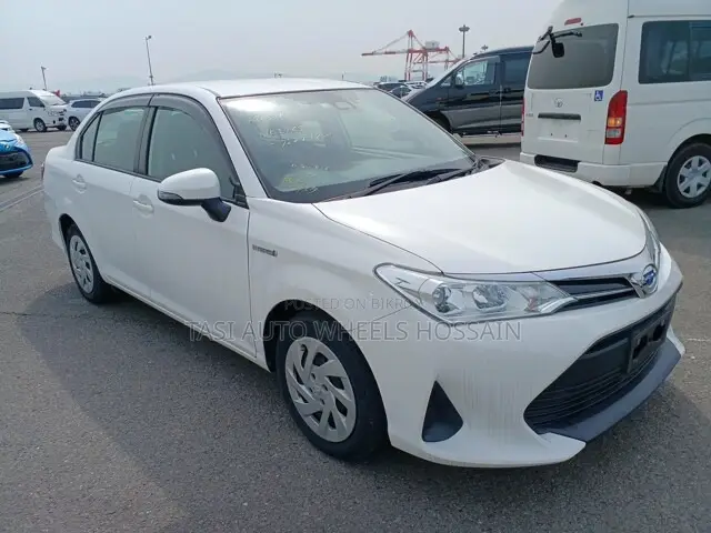 Toyota Axio 2021 White
