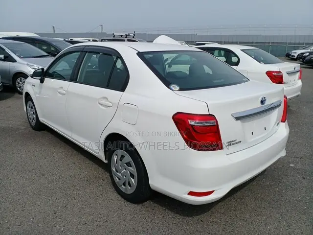 Toyota Axio 2021 White
