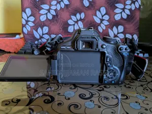 Canon EOS 600D DSLR Camera বিক্রি হবে!