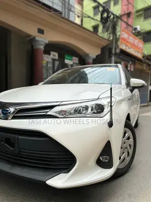 Toyota Axio 2021 White