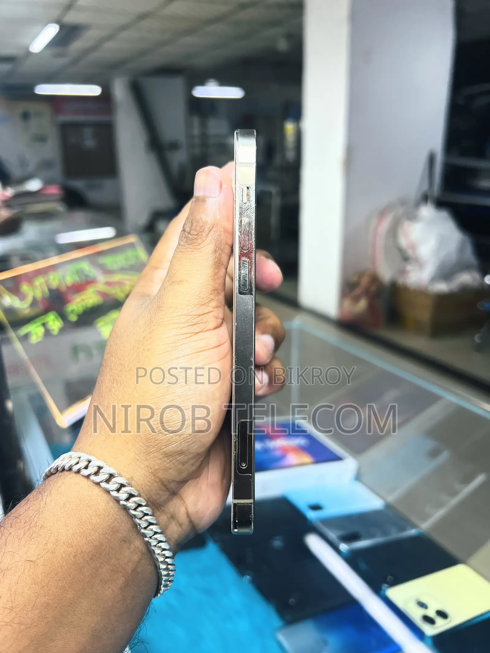 অ্যাপল আইফোন ১২ প্রো ১২৮ জিবি গোল্ড