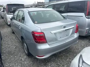 টয়োটা অ্যাক্সিও ২০২১ সিলভার