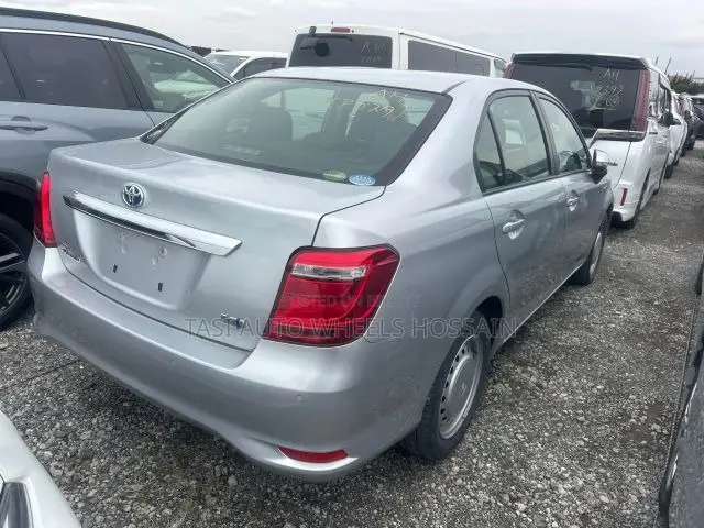 টয়োটা অ্যাক্সিও ২০২১ সিলভার