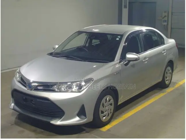 টয়োটা এক্সিও ২০২১ সিলভার