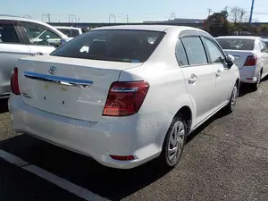 Toyota Axio 2021 সাদা