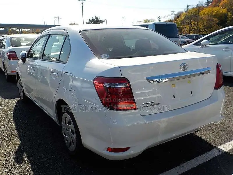 Toyota Axio 2021 সাদা
