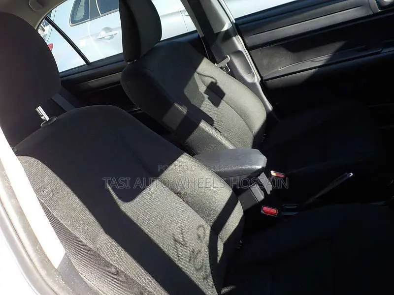 Toyota Axio 2021 সাদা