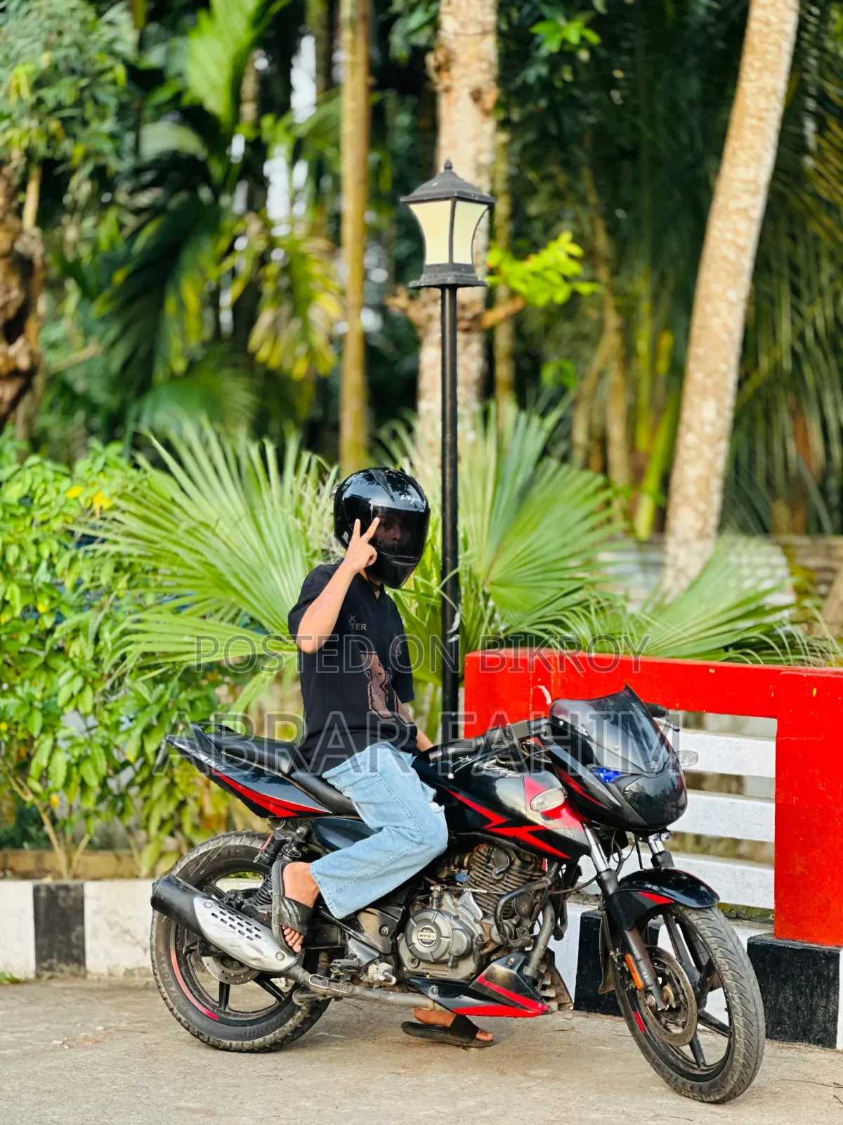 বাজাজ পালসার ১৫০ ২০২২ কালো