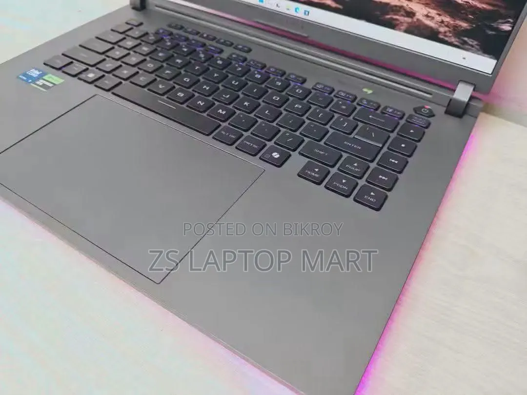 Laptop Asus ROG Strix G16 32GB Intel Core Ultra 9 SSD 1T
