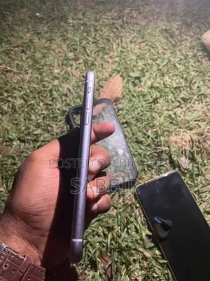 Apple iPhone 11 64 GB Purple