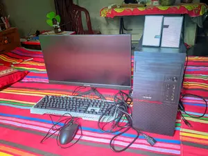 Desktop Computer 8GB Intel Core i5 SSD 256GB