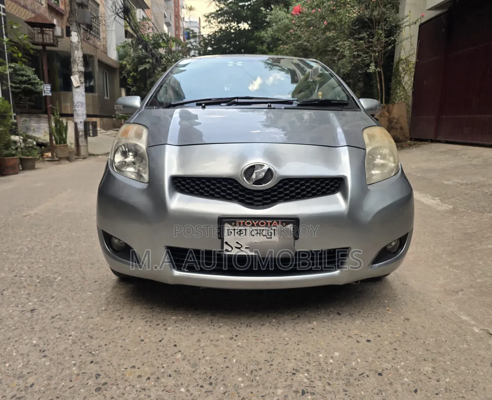 Toyota Vitz 2010 Gray