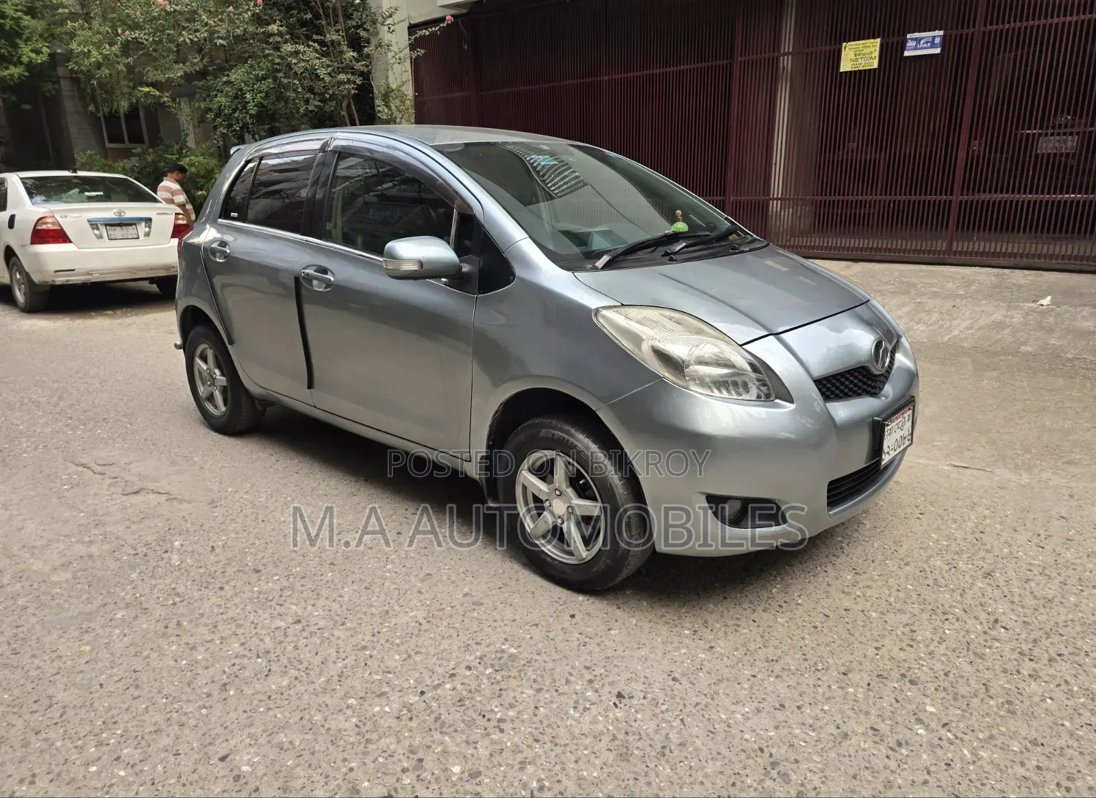 Toyota Vitz 2010 Gray