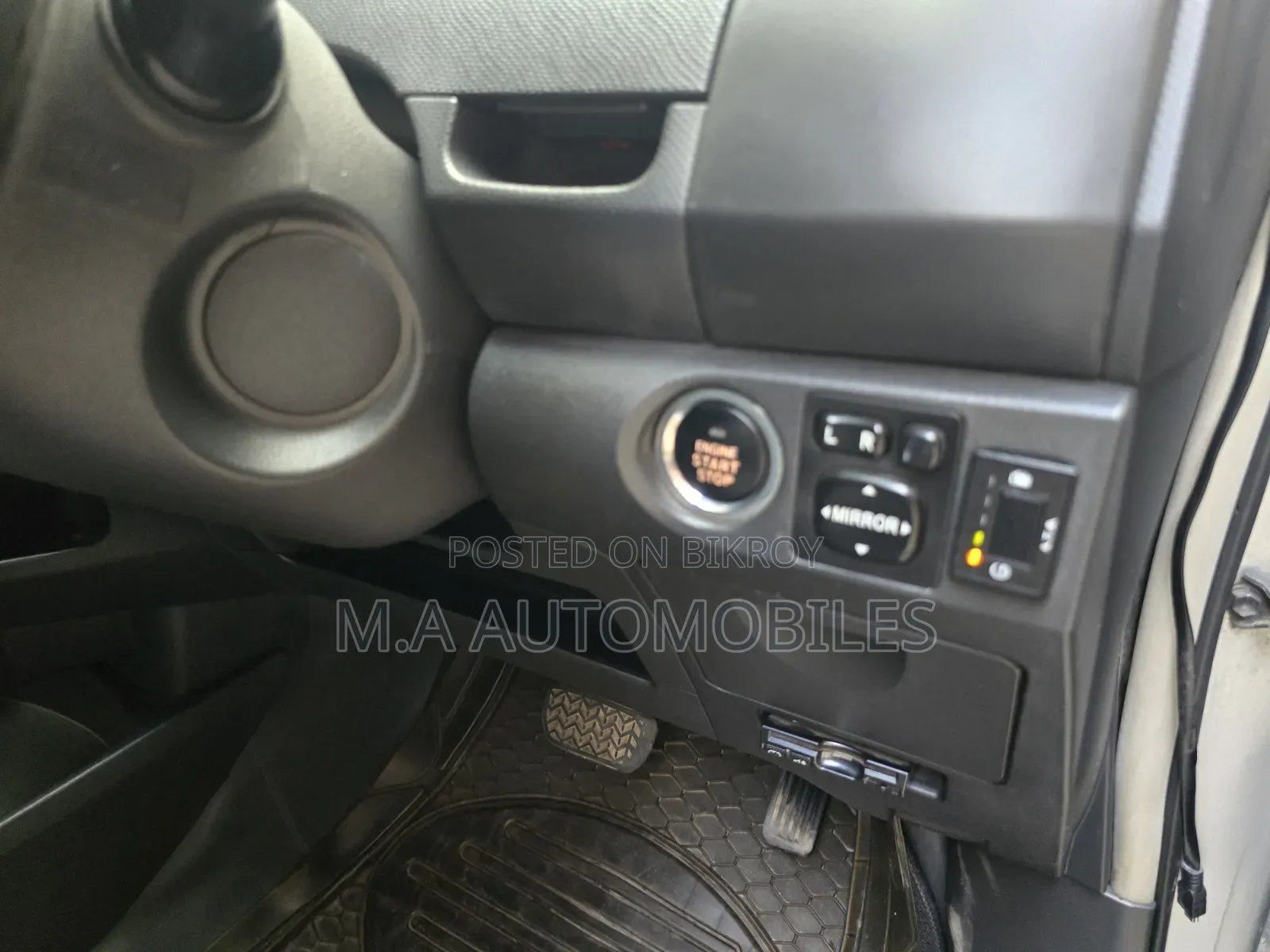 Toyota Vitz 2010 Gray