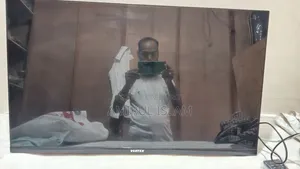 একটি স্মার্ট টিভি বিক্রি করা হবে ৮মাস ব্যবহার করা হইছে
