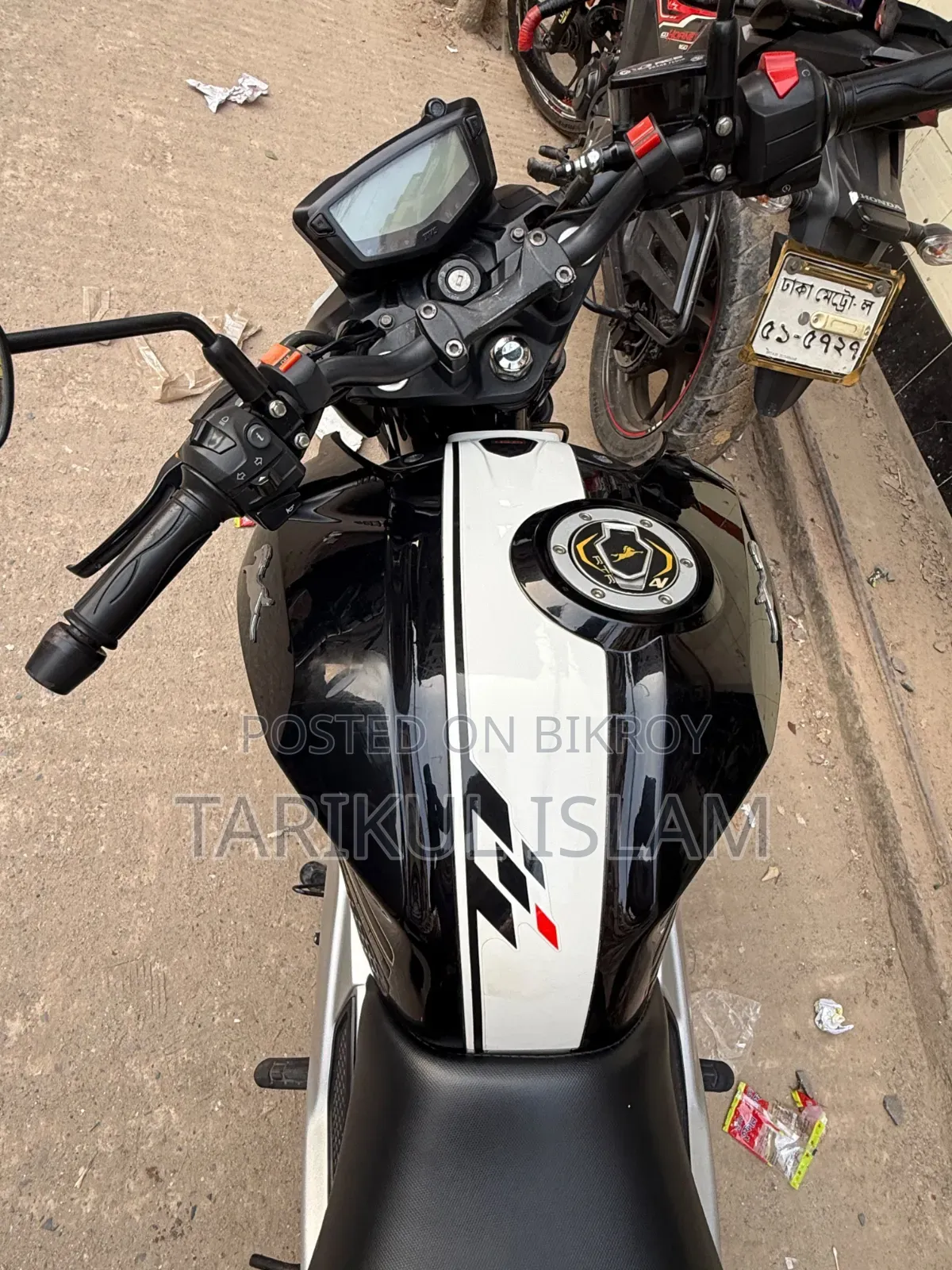 TVS Apache RTR 160 4V 2022 Black