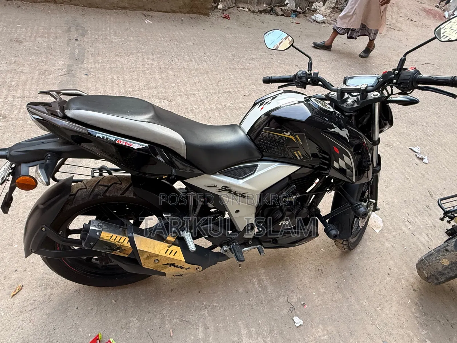 TVS Apache RTR 160 4V 2022 Black