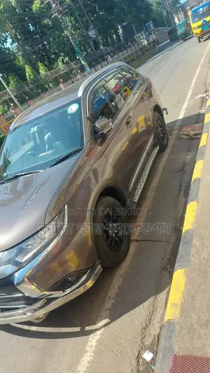 Mitsubishi Outlander 2020 Gray