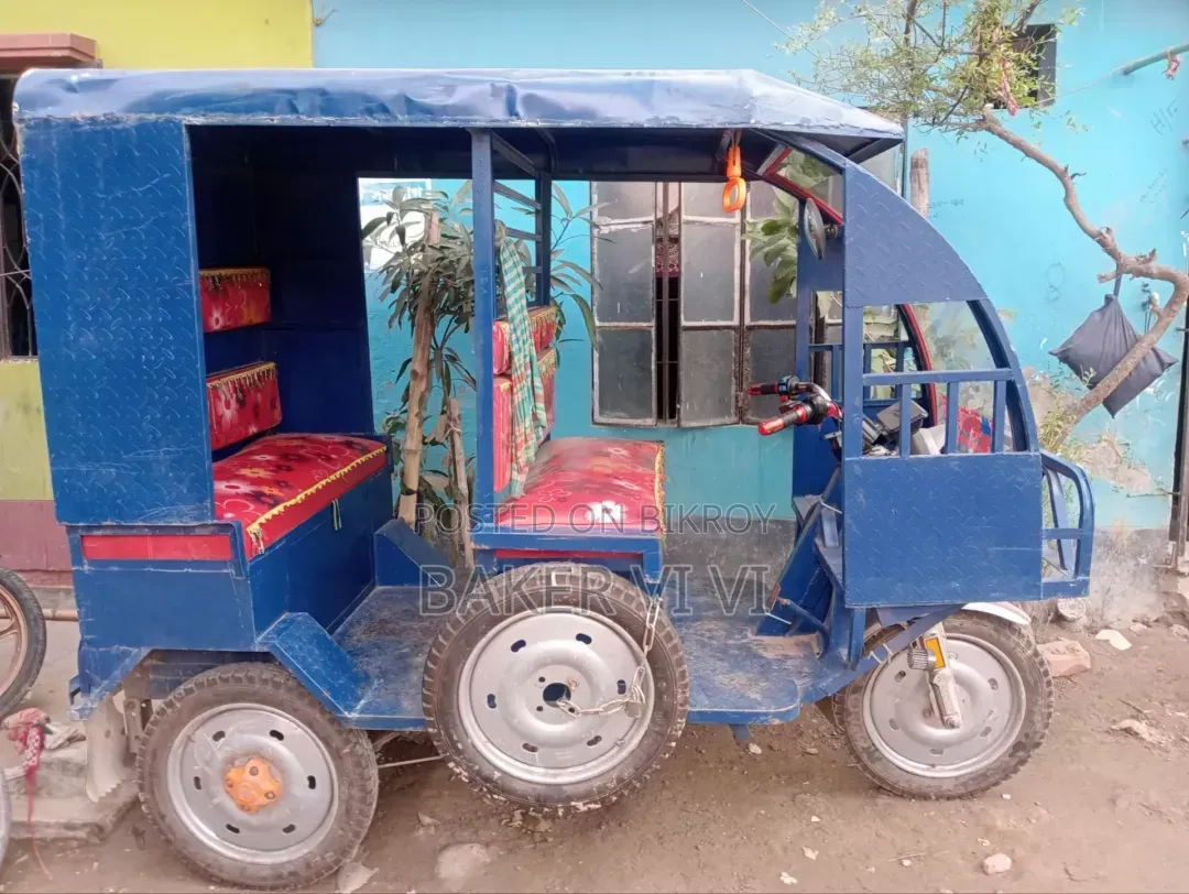 হিরো হাঙ্ক ১৫০ ২০১৮ নীল