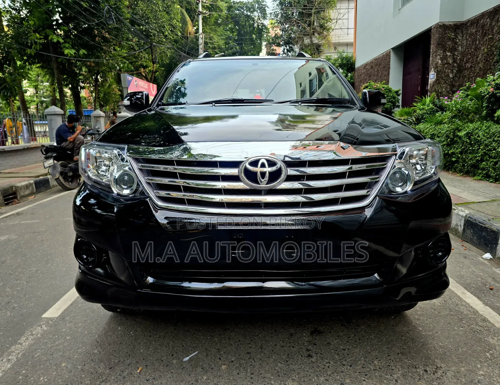 Toyota Fortuner 2013 Black