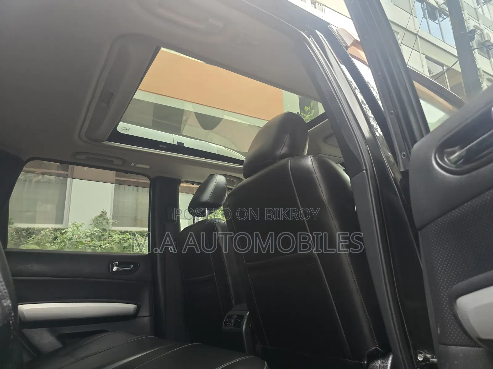 Nissan X-Trail 2.5 Petrol Four Wheel Drive SE 2012 Black
