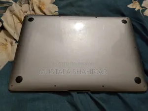 ল্যাপটপ অ্যাপল ম্যাকবুক এয়ার ২০২০ ৮জিবি অ্যাপল এম১ এসএসডি ২৫৬জিবি