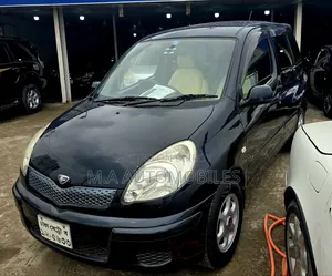 Toyota Fun Cargo 2004 Blue