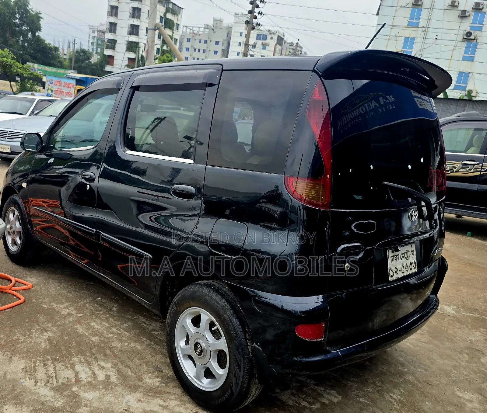 Toyota Fun Cargo 2004 Blue