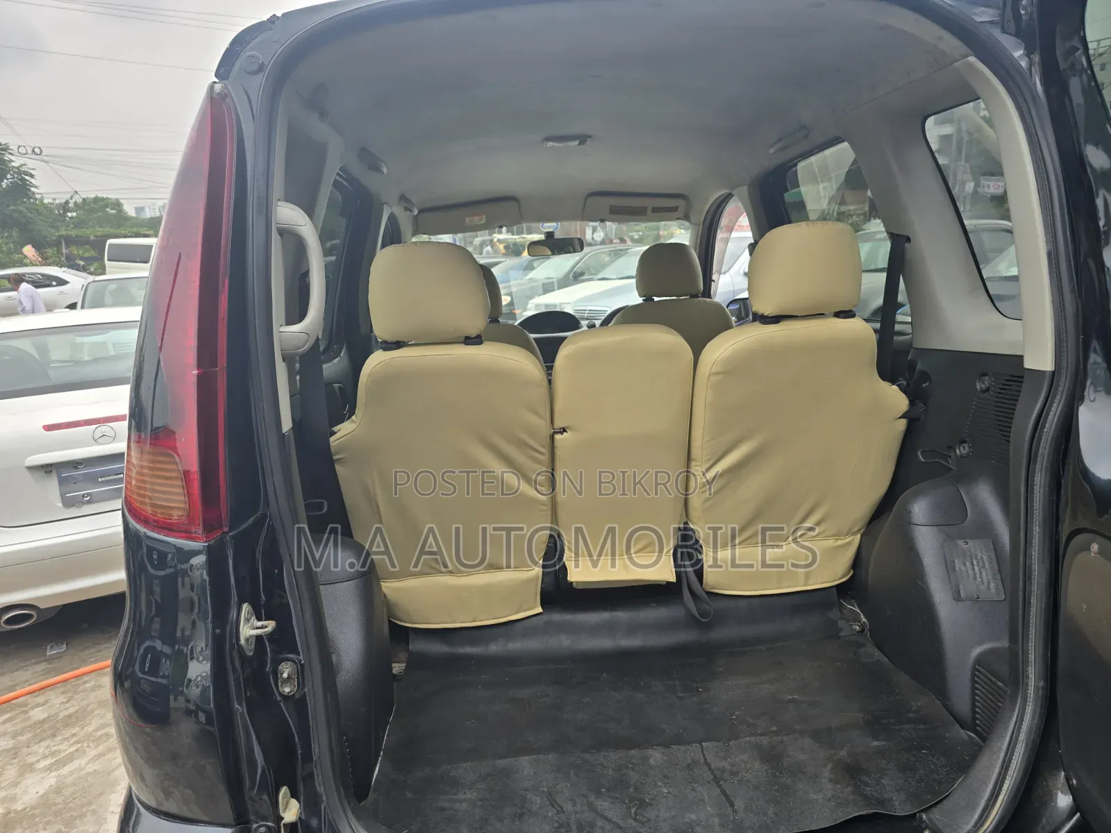 Toyota Fun Cargo 2004 Blue