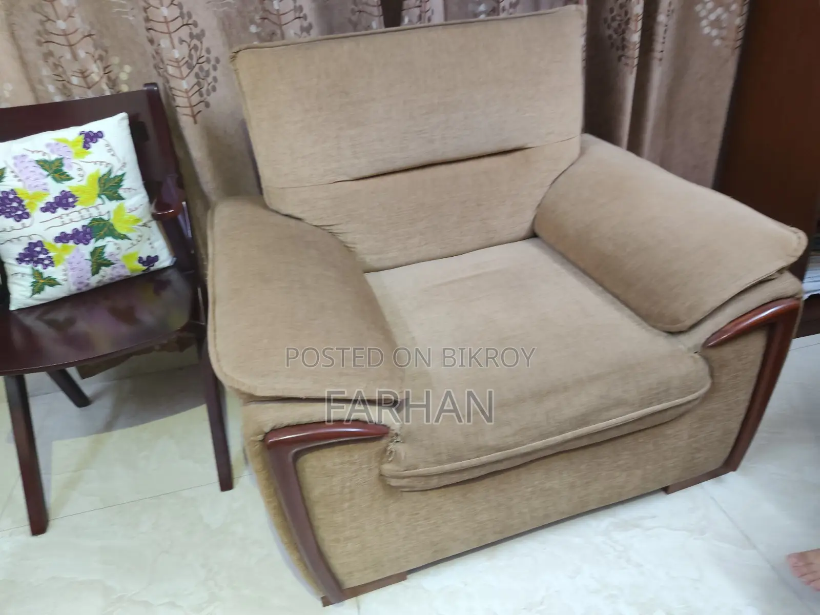 ৩ সেট সোফা ২ সিটার+২ সিটার+১ সিটার