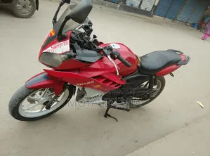 TVS Apache RTR 160 2V 2013 Red