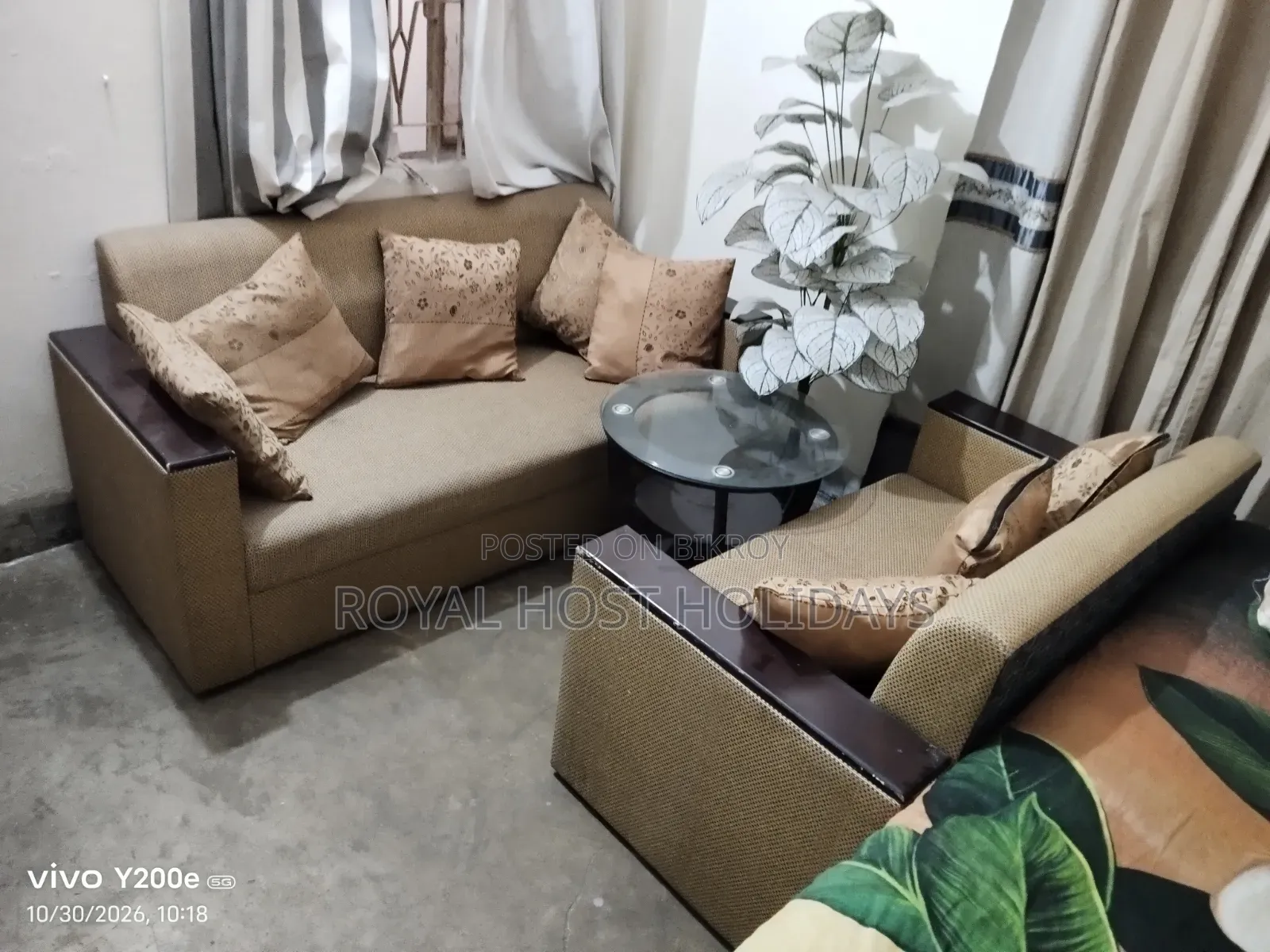 ব্যবহৃত সোফা সেট