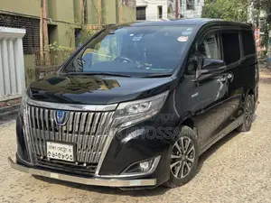 Toyota Esquire 1.8 FWD Hybrid (7 seater) 2017 Black