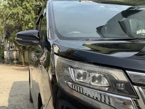 Toyota Esquire 1.8 FWD Hybrid (7 seater) 2017 Black