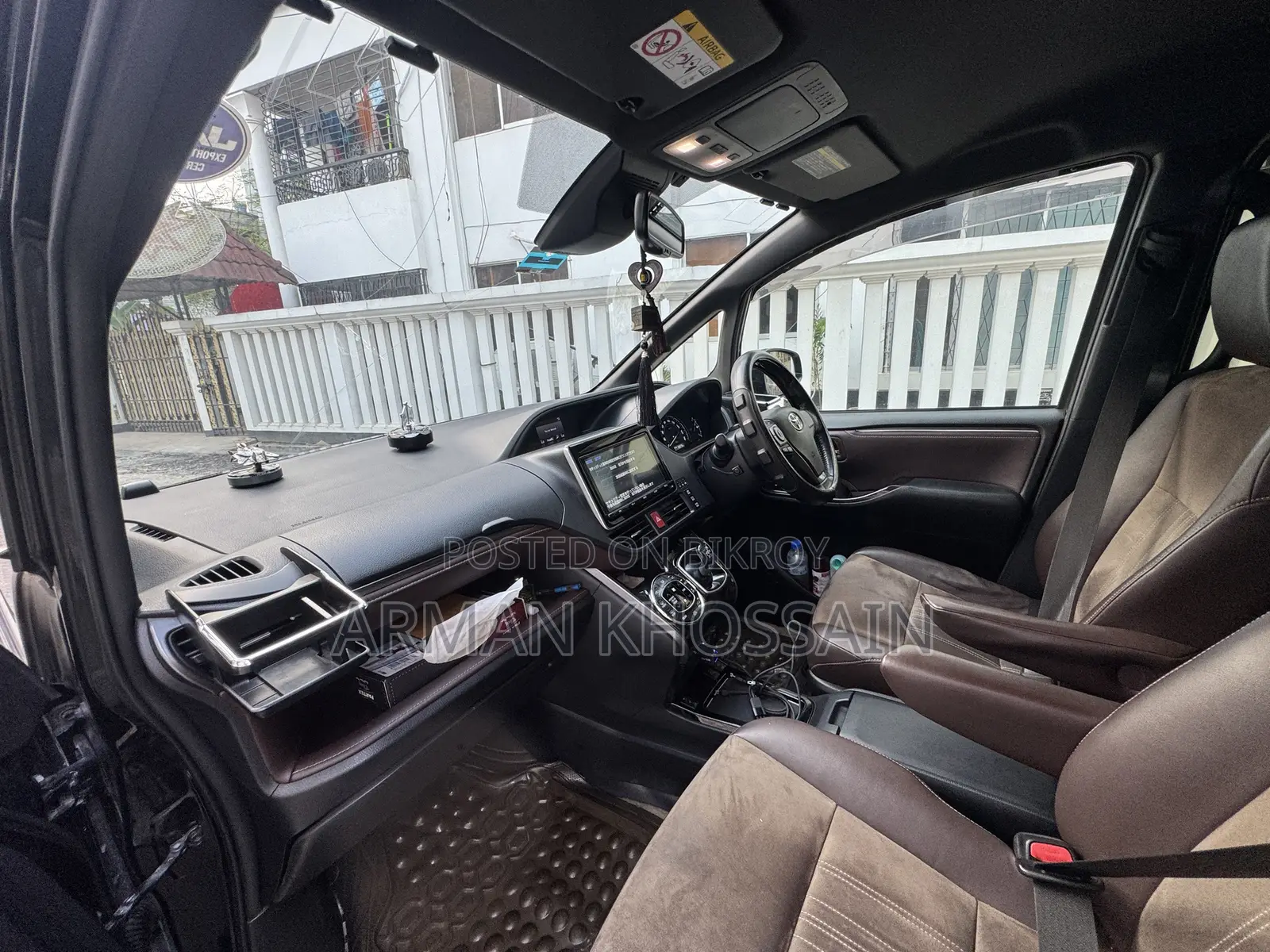 Toyota Esquire 1.8 FWD Hybrid (7 seater) 2017 Black