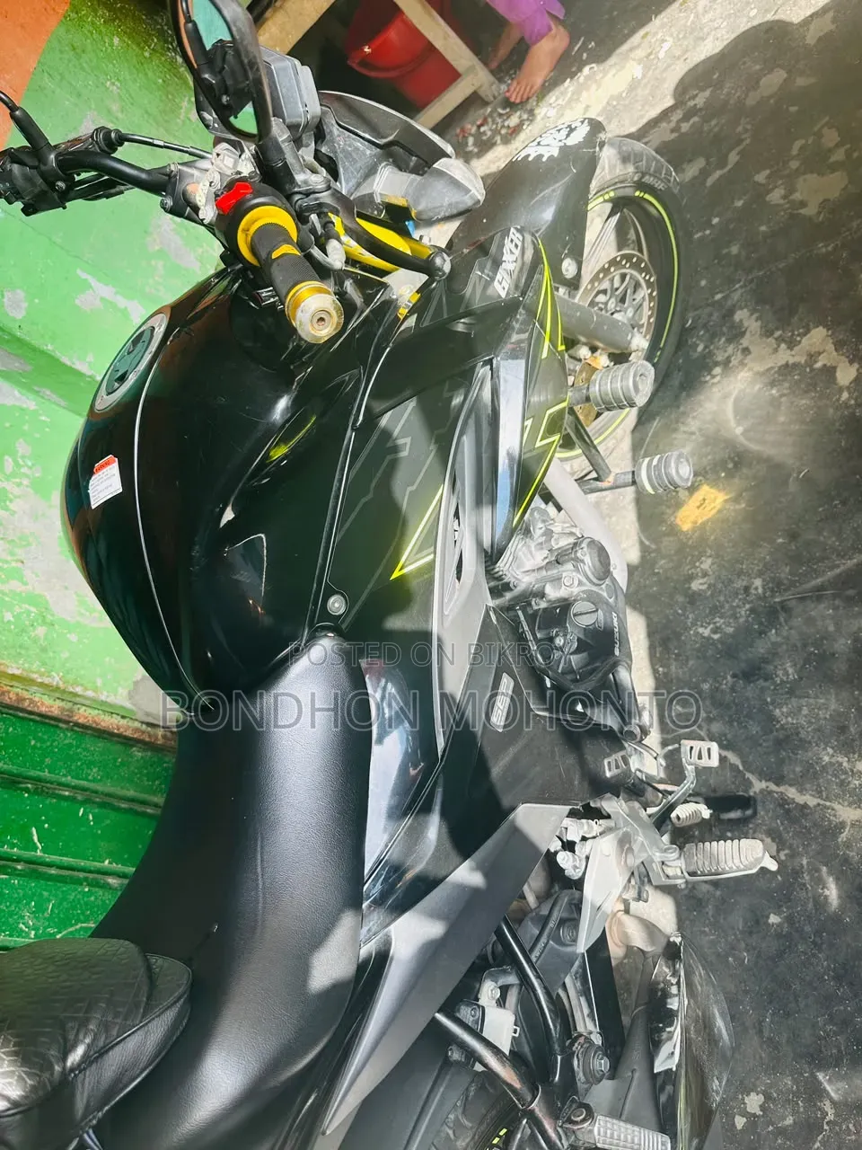 সুজুকি জিক্সার ২০২৩ ব্ল্যাক