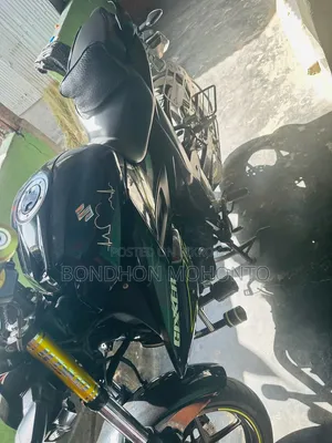 সুজুকি জিক্সার ২০২৩ ব্ল্যাক