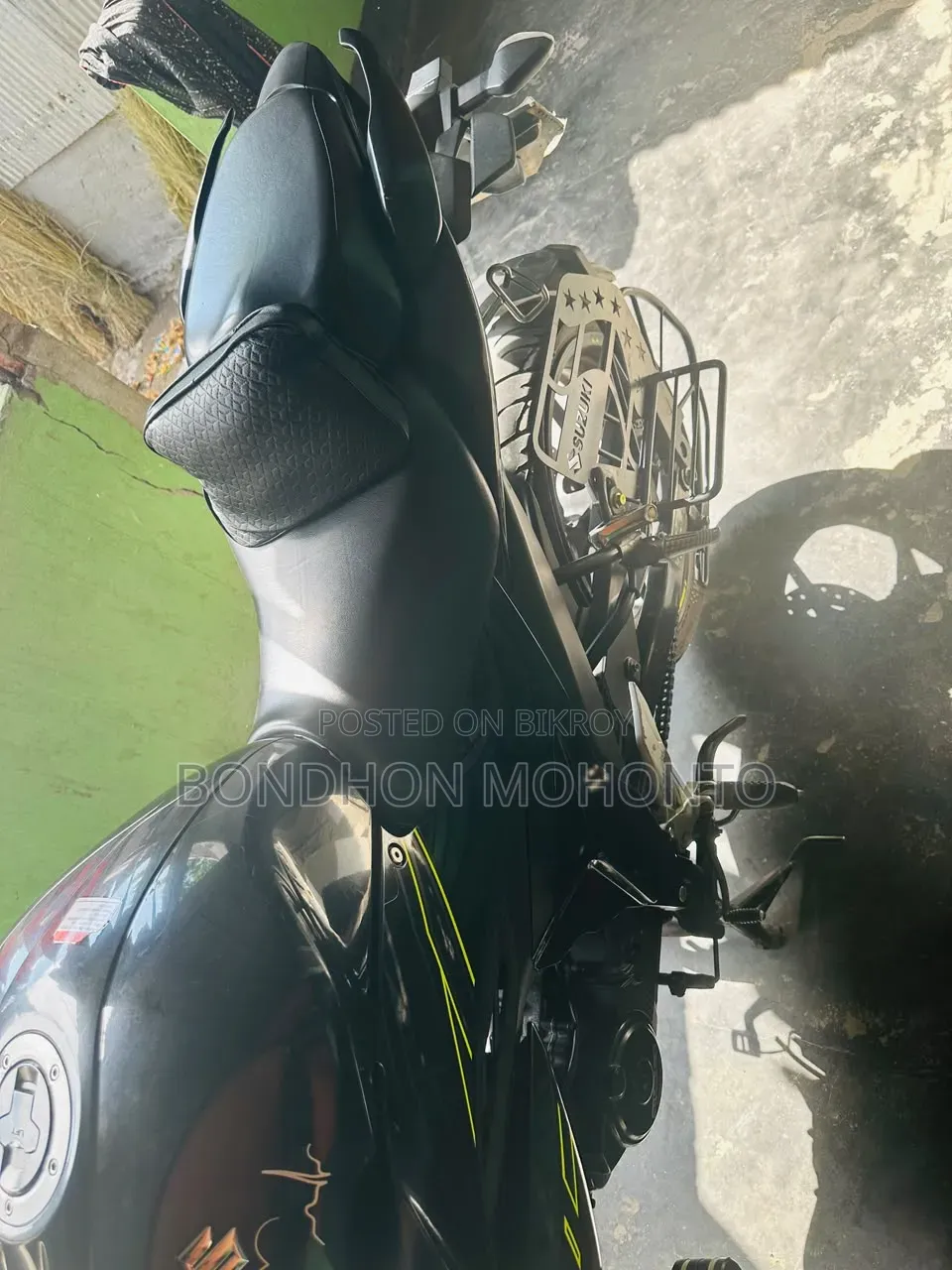 সুজুকি জিক্সার ২০২৩ ব্ল্যাক