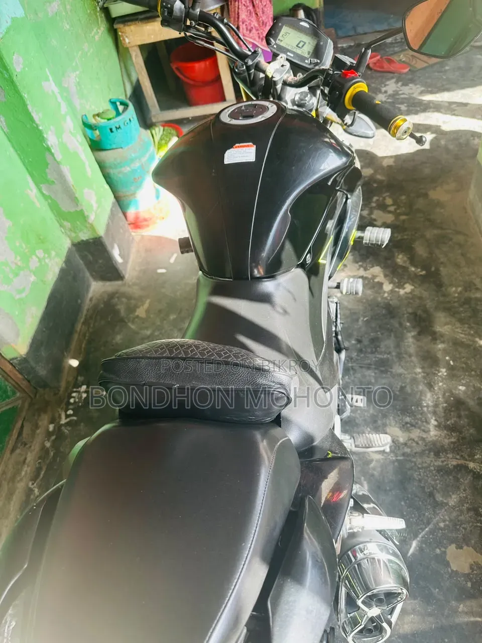 সুজুকি জিক্সার ২০২৩ ব্ল্যাক