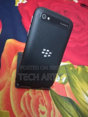 ব্ল্যাকবেরি ক্লাসিক ১৬ জিবি ব্ল্যাক