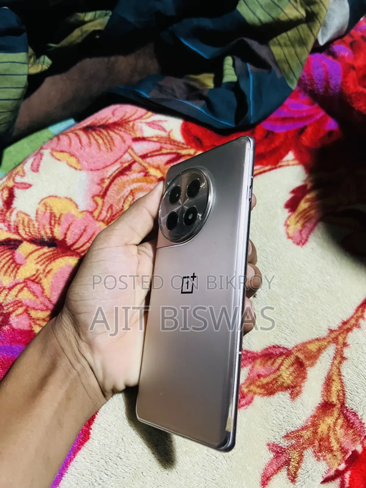 ওয়ানপ্লাস ১২আর ২৫৬ জিবি গোল্ড