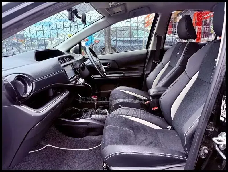 Toyota Aqua 2017 Black