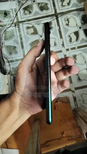Vivo Y1s 32 GB Black