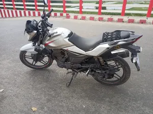 হিরো এক্সট্রিম ১৬০আর ২০১৪ সিলভার