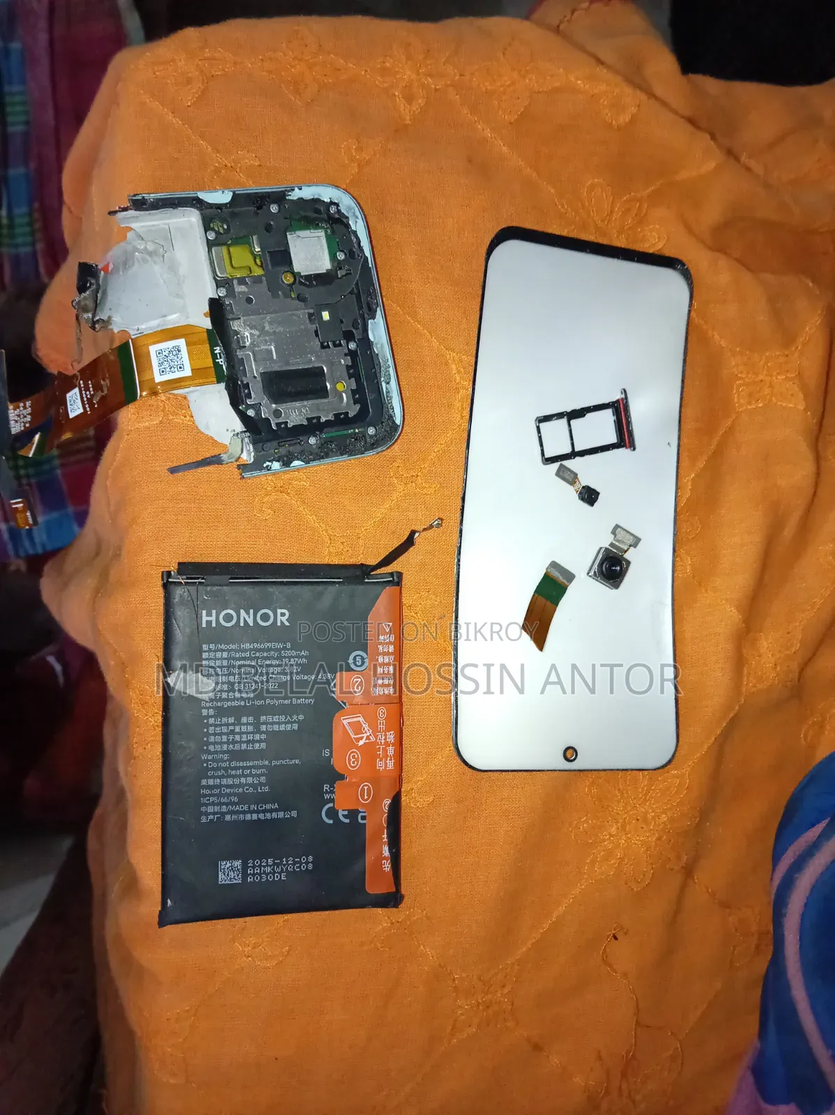 Camera Battery, SIM Guide