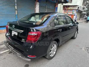 Toyota Axio 1.5 Hybrid G 2-Wheel Drive 2015 Black