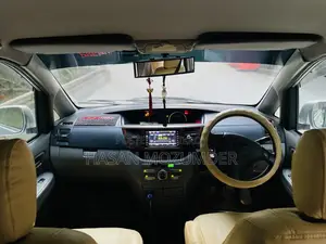 Toyota Noah 2004 Silver