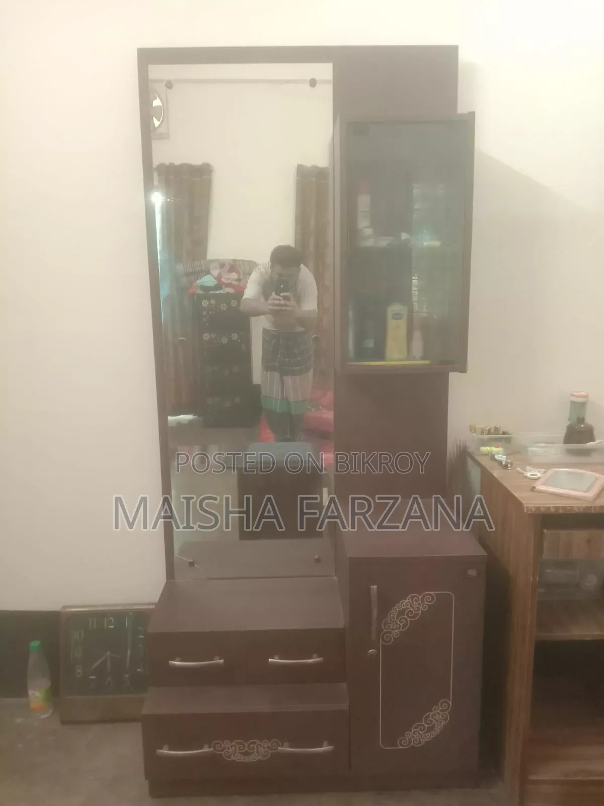 Regal Dressing Table
