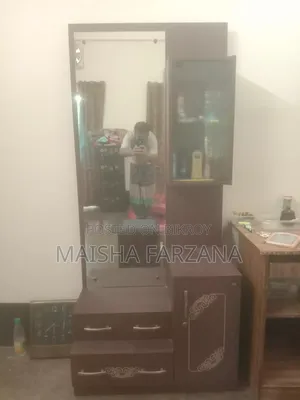 রিগ্যাল ড্রেসিং টেবিল