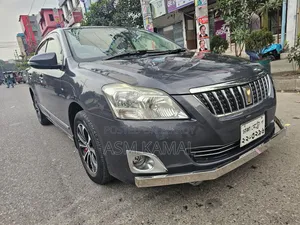 টয়োটা প্রমিও ২০১৫ গ্রে
